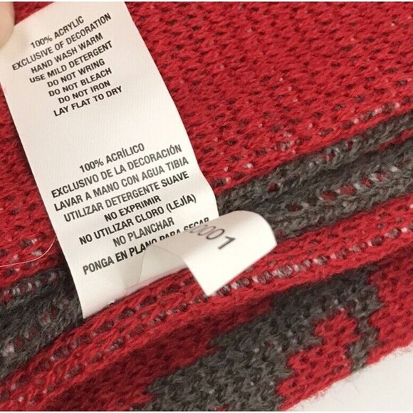 NWT Tampa Bay Buccaneers NFL Team Unisex Red Pewter Logo Knit Scarf Collectible - Picture 10 of 10